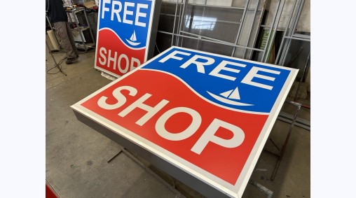 Free Shop, гр. Варна - Светеща и несветеща рекламна табела от винил