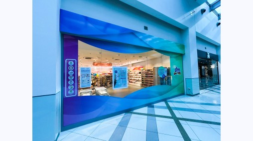 DM, Grand Mall, гр. Варна - Брандиране на витрини с фолио и изработка на обемни кутии от еталбонд - скрита сглобка (2026)
