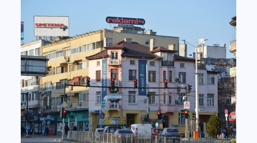 ЦЕНТРАЛНА ПОЩА/КАТЕДРАЛА (бул. Владислав Варненчик) - ПОКРИВ (рамка 27 кв.м.)