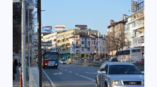 ЦЕНТРАЛНА ПОЩА/КАТЕДРАЛА (бул. Владислав Варненчик) - ПОКРИВ (рамка 27 кв.м.)